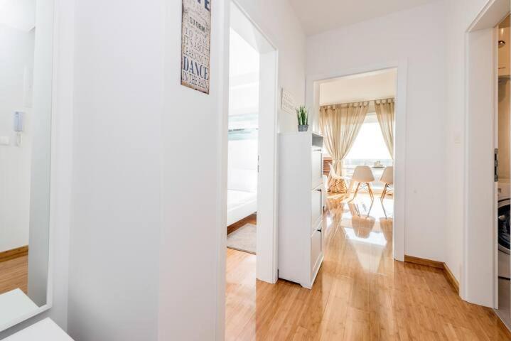 Blue Sky, Modern Sea View Apartment Novalja Buitenkant foto