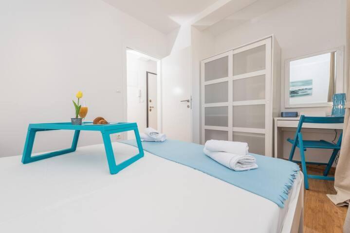 Blue Sky, Modern Sea View Apartment Novalja Buitenkant foto