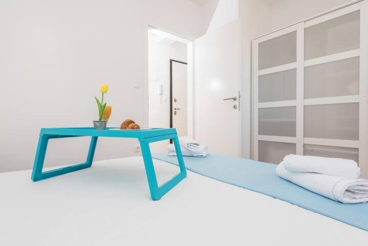 Blue Sky, Modern Sea View Apartment Novalja Buitenkant foto