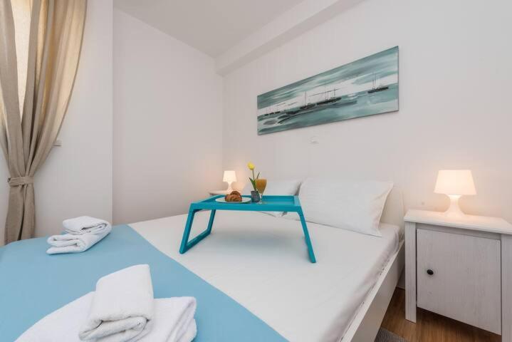 Blue Sky, Modern Sea View Apartment Novalja Buitenkant foto